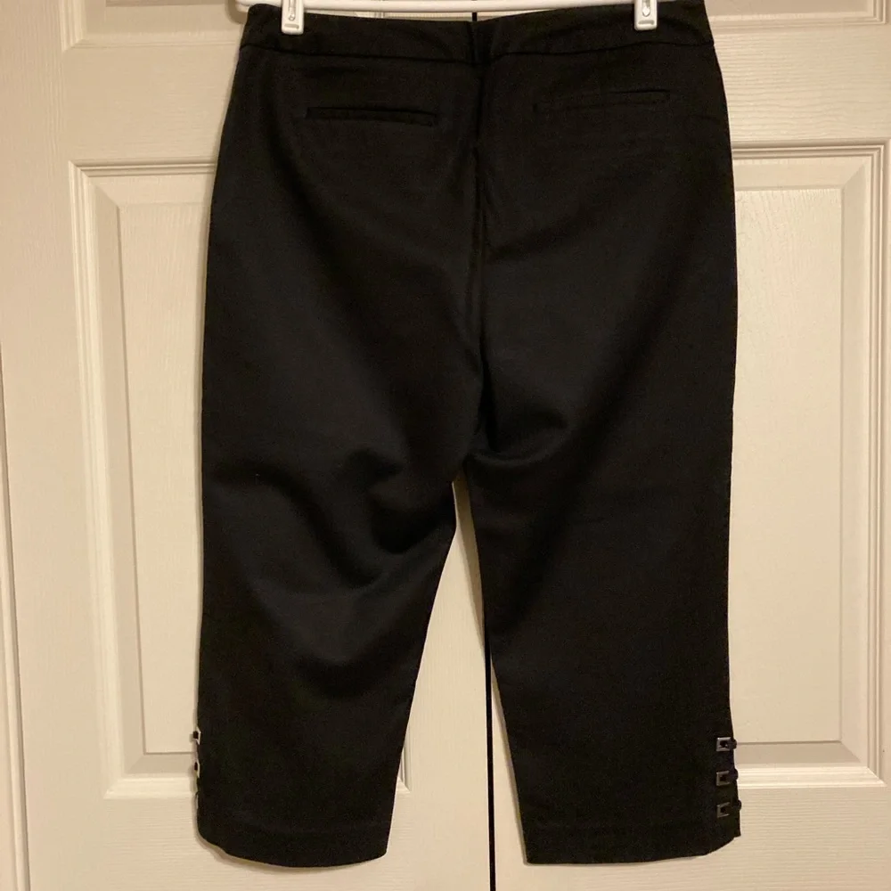 Rafaella curvy Black Capri with accents on leg size 10 - Picture 2 of 6